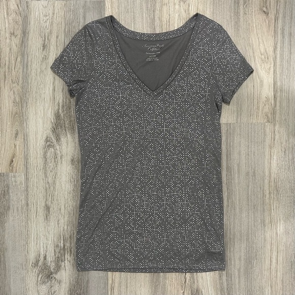 American Eagle Outfitters Favorite Tee Gray Silver Geo V Neck T-Shirt Size S - Picture 1 of 9